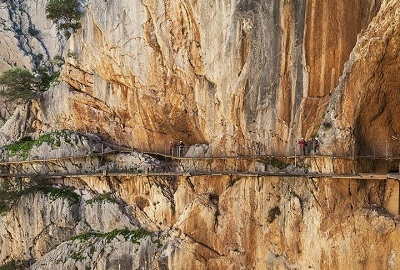 عکس-خطرناک-ترین-پل-پیاده-روی-جهان‎-