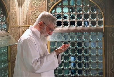 برگزاری-غبارروبی-مضجع-مطهر-حضرت-امام-رضا-(علیهالسلام)-با-حضور-رهبر-معظم-انقلاب
