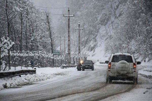 تردد-در-محورهای-کوهستانی-زنجان-با-زنجیر-چرخ-امکانپذیر-است