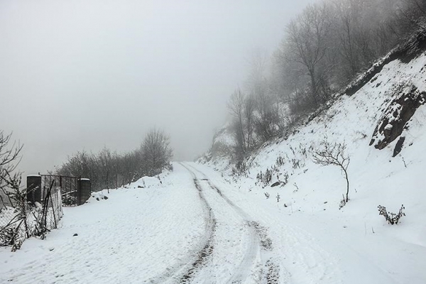 مسدودی-10-روزه-راه-روستای-خضر-چوپان-ماهنشان-دستان-قطع-شده-یکی-از-اهالی-و-ناتوانی-اورژانس-در-امدادرسانی