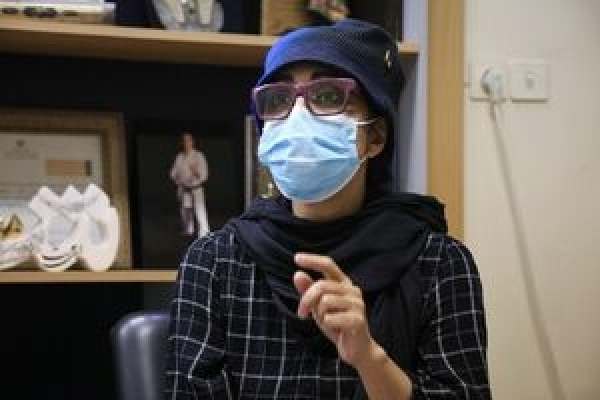 نیلوفر-جلیلوند:-پدرم-میخواست-از-بدیهای-جامعه-هنری-به-دور-باشیم-زنان-در-ایران-امروز-فرصت-رشد-فراوانی-دارند-