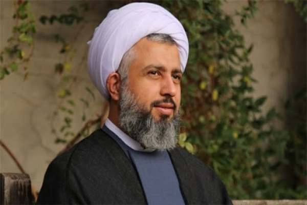 سردار-سلیمانی-احساس-عزت-و-امید-به-پیروزی-را-در-جبهه-مقاومت-زنده-کرد-محبت-سردار-سلیمانی-به-خانوادههای-شهدا-مثال-زدنی-بود