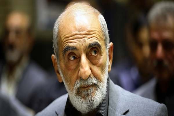 در-مکتب-سلیمانی-دشمن-التماس-میکند