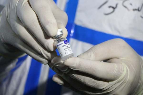 نخستین-مرحله-واکسیناسیون-علیه-بیماری-کرونا-در-زنجان-آغاز-شد
