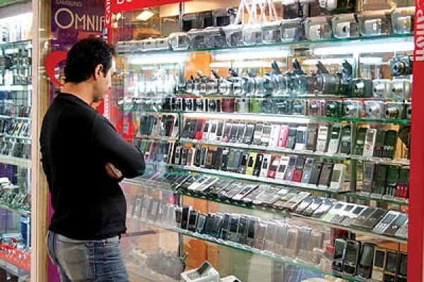 افزایش-قاچاق-در-کمین-بازار-موبایل-افزایش-بیسابقه-قیمتها-صدای-انجمن-واردکنندگان-را-هم-درآورد