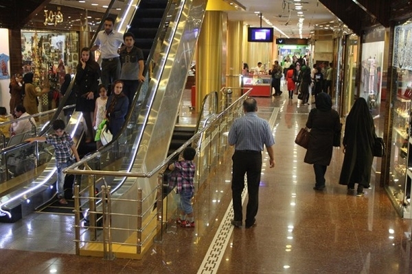 زنجان-ظرفیت-افزایش-قارچ-گونه-مجتمعهای-تجاری-را-ندارد-سراهای-بازار-خالی-مانده-است