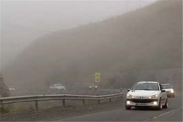 مه‌آلودگی-محورهای-کوهستانی-استان-زنجان-رانندگان-با-احتیاط-تردد-کنند