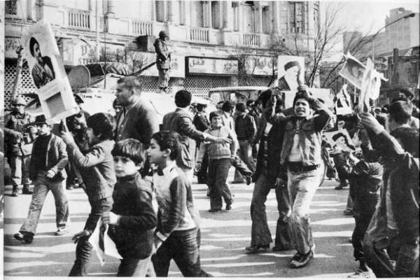 سلسله-نشستهای-روایت-انقلاب-به-همت-بسیج-دانشجویی-دانشگاه-زنجان-در-حال-برگزاری-است