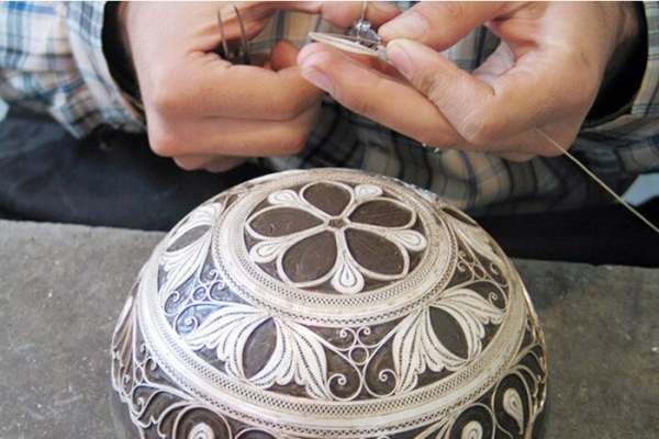 بازگشت-رشتههای-منسوخ-شده-صنایع-دستی-به-چرخه-تولید-در-استان-زنجان-شهر-جهانی-ملیله-مکان-مشخصی-برای-فعالیت-هنرمندان-این-صنعت-ندارد-