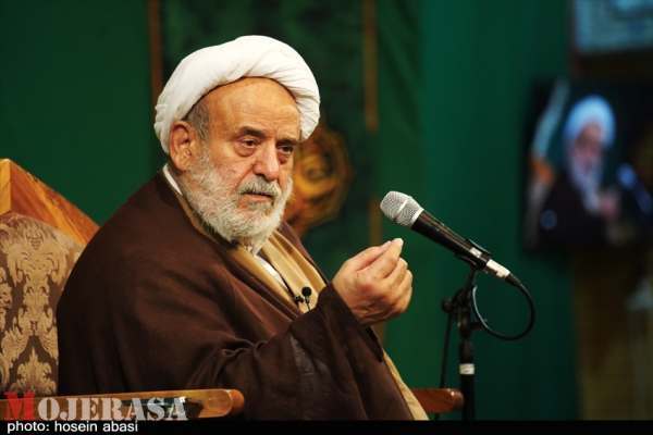 انسان-با-اقتدا-و-عمل-به-قرآن-و-سیره-اهل-بیت(ع)-وزن-پیدا-میکند