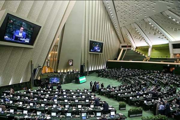 بررسی-تقاضای-تحقیق-و-تفحص-از-حقوقهای-نجومی