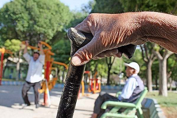 فرصتسوزی-8-ساله-دولتهای-یازدهم-و-دوازدهم-در-استفاده-از-فرصت-پنجره-جمعیتی-سیاستهای-اشتباه-دولت-روحانی-مردم-ایران-را-پیر-کرد