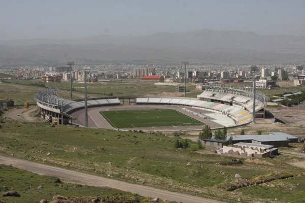 قول-افتتاح-بخش-غربی-ورزشگاه-15-هزار-نفری-زنجان-محقق-نمیشود