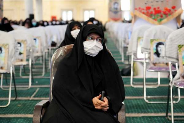 اهداف-فرهنگ-لیبرال-دموکراسی-غرب-جدا-کردن-زن-از-هویت-مادرانه-بودنش-است