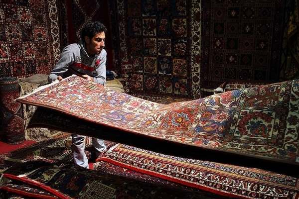 سیاستهای-اشتباهی-که-صادرات-فرش-را-مختل-کرد-باز-کردن-گره-مشکلات-فرشبافان-نیاز-به-همت-جهادی-دارد