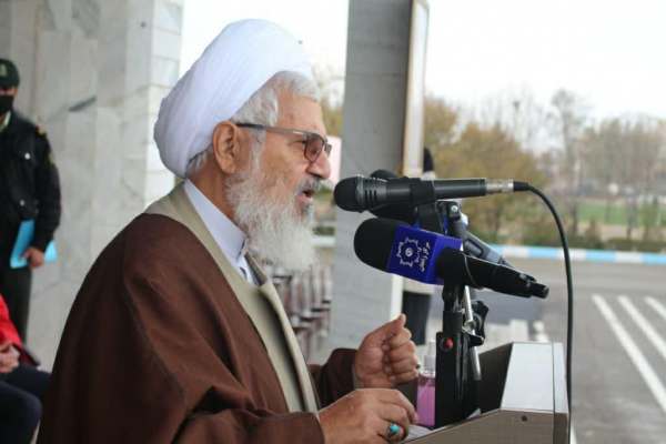 نیروی-انتظامی-با-تلاش-بیوقفه-نقش-مهمی-در-آرامش-و-امنیت-جامعه-دارد-