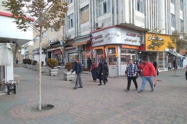 حذف-تابلوی-شهدا-از-کوچههای-پیادهراه-سبزهمیدان-در-سایه-غفلت-مسئولان-شهری+-تصاویر