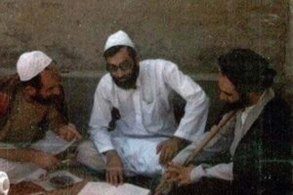 روایتی-از-«تبعید»-رهبر-انقلاب-به-ایرانشهر