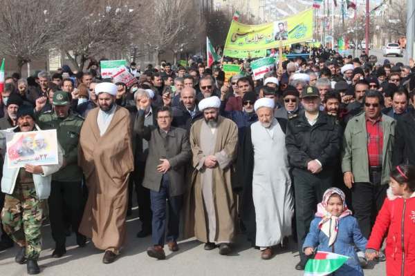 تجدید-پیمان-مردم-ماهنشان-با-آرمانهای-انقلاب+-عکس