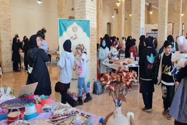 بازارچهی-کسبوکار-دانش-آموزی-در-زنجان-برگزار-شد+-عکس