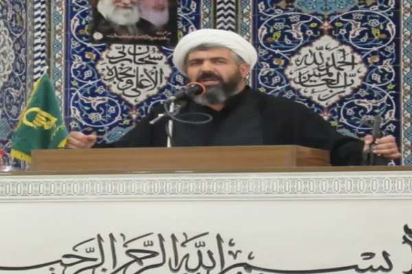 هدف-دشمن-از-آشوب-و-اختشاشات-مشغول-کردن-مردم-و-مسئولان-به-مسائل-پوچ-و-غفلت-از-مسائل-اساسی-است