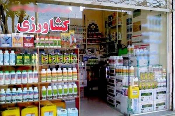 کشف-و-پلمپ-۴-کارگاه-تولید-کننده-مواد-اولیه-سموم-تقلبی-در-زنجان-فروشگاههای-مجاز-سموم-کنترل-کیفیت-شده-را-عرضه-میکنند