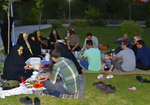 نور-و-روشنایی-بوستانها-برای-افطاری-خانوادگی-در-روز-طبیعت-تقویت-شده-است