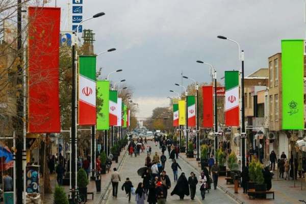 عبور-و-مرور-خودرو-در-پیاده‌راه-سبزه‌میدان-زنجان-دائمی-نیست