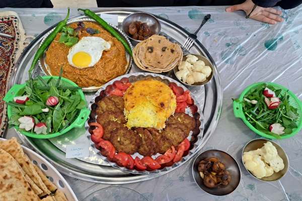 جشنواره-غذاهای-بومی-و-محلی-دانشجویی-در-زنجان-برگزار-شد