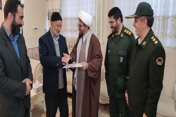 تجلیل-از-پدران-شهدا-در-خرم-دره+عکس