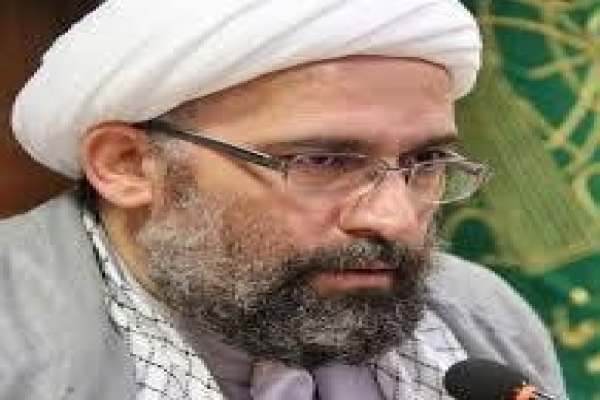 مزار-شهدای-زنجان-همزمان-با-ایام-الله-دهه-فجر-عطر-افشانی-میشود
