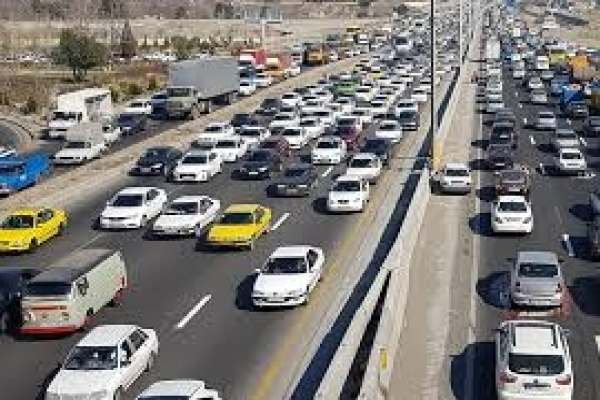 ترافیک-در-آزادراه‌های-استان-زنجان-نیمه-سنگین-است