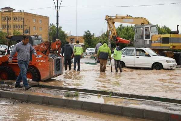بارش-باران-و-جاری-شدن-سیل-در-شهر-زنجان-باعث-۳۳-عملیات-امداد-و-نجات-شد