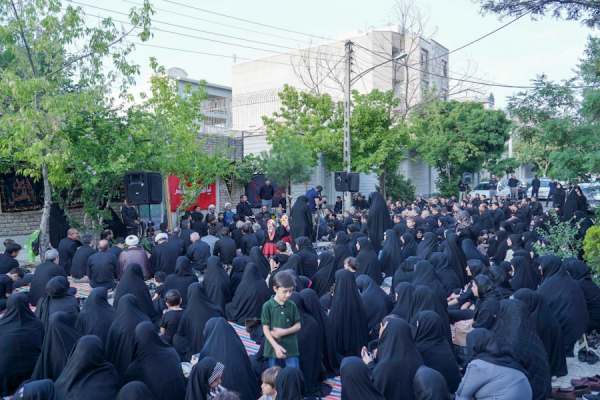 پنجمین-روز-مراسم-"کوچه-به-کوچه-عشق"-مقابل-درب-منزل-شهید-ناصر-اشتری
