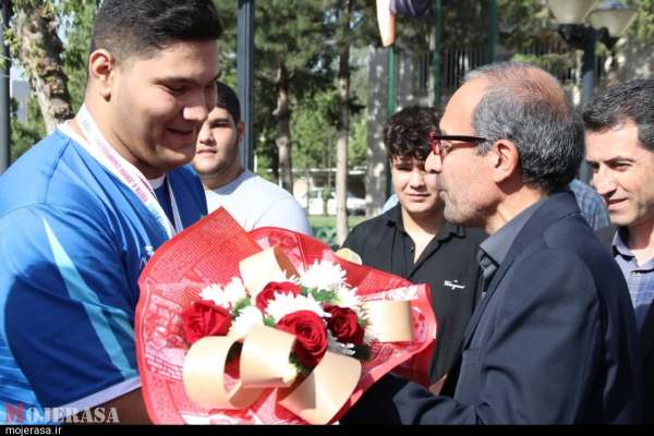 استقبال-از-نوجوان-مدال-آور-زنجانی-در-مسابقات-آسیایی-وزنهبرداری-