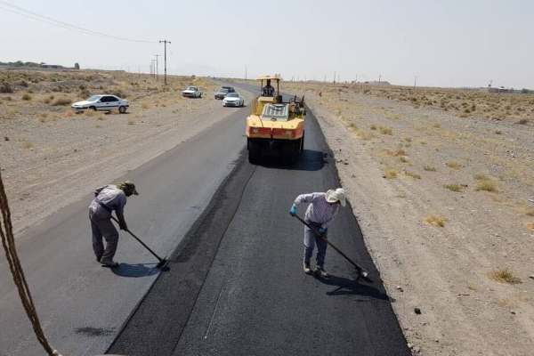 افتتاح-آسفالت‌ریزی-و-جدول‌گذاری-۱۱-روستای-ابهر-