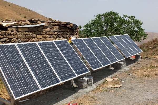 حمایت-بسیج-سازندگی-از-توسعه-طرح-استفاده-از-پنل‌های-خورشیدی-در-ابهر