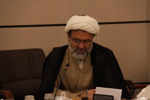انس-با-قرآن-باعث-استحکام-جامعه-میشود