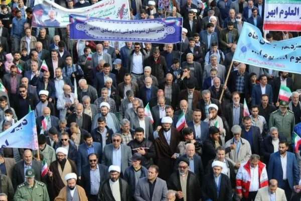 ۱۳-آبانماه-نماد-ایستادگی-ملت-غیور-ایران-اسلامی،-در-مقابل-استکبار-جهانی-است