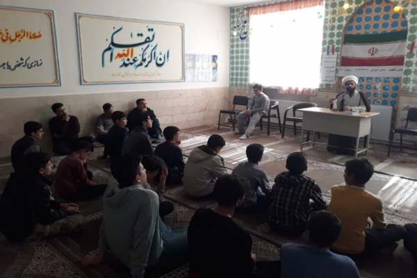 جهادگرانی-که-در-راه-محرومیتزدایی-در-خرمدره-خالصانه-خدمت-میکنند-