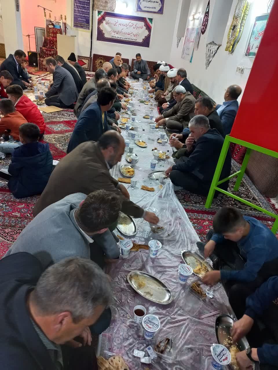 سنت-حسنه-افطاری-ساده-در-ماه-رمضان-در-ماهنشان-استان-زنجان