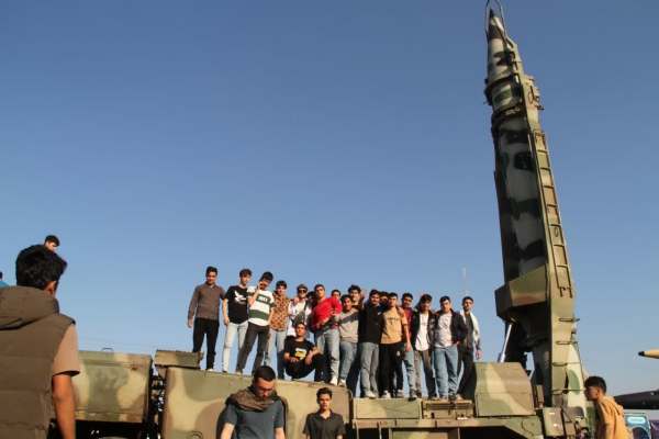 حضور-دانشآموزان-زنجانی-در-مناطق-عملیاتی-جنوب