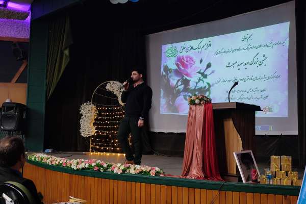طارم-در-جشن-مبعث-غرق-نور-شد