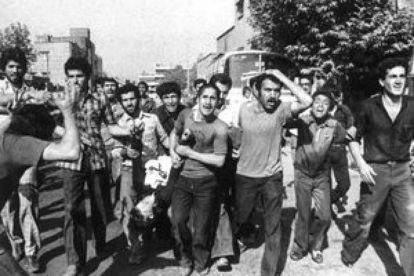 سایه-سنگین-پهلوی-بر-زنجان-