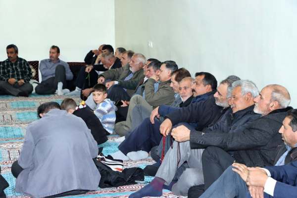 حضور-گرم-اهالی-روستای-میموندره-در-جشن-انقلاب-