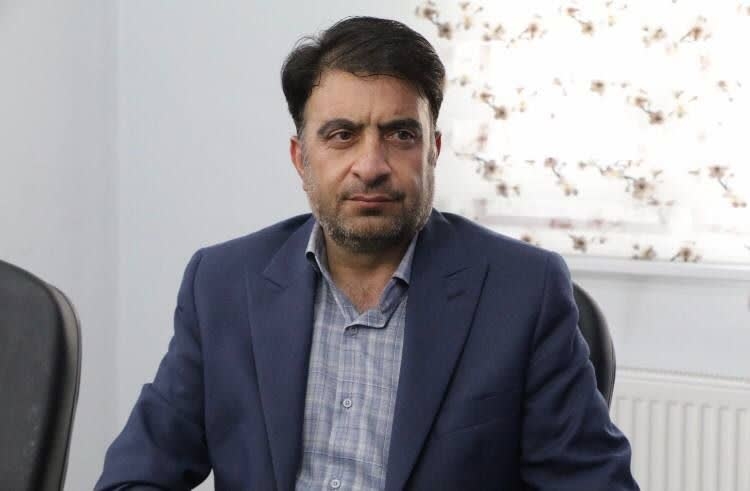 دست-به-قلمها-وارد-میدان-روشنگری-شوند