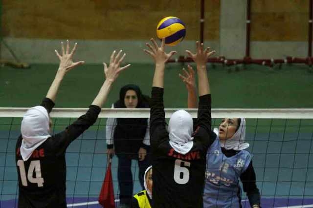 حضور-2-بانوی-زنجانی-در-اردو-تیم-ملی