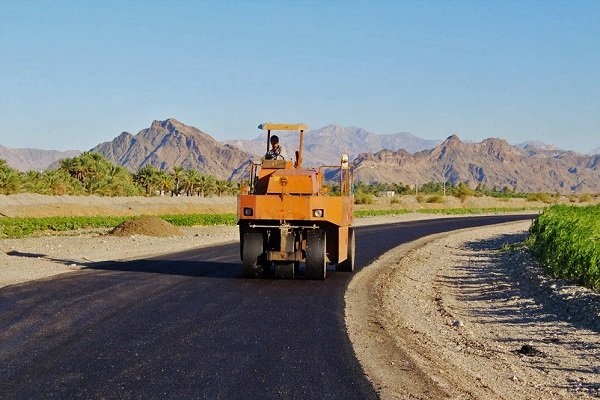 پروژه-آسفالت‌ریزی-روستای-دولت‌آباد-ابهر-امسال-به-پایان-می‌رسد