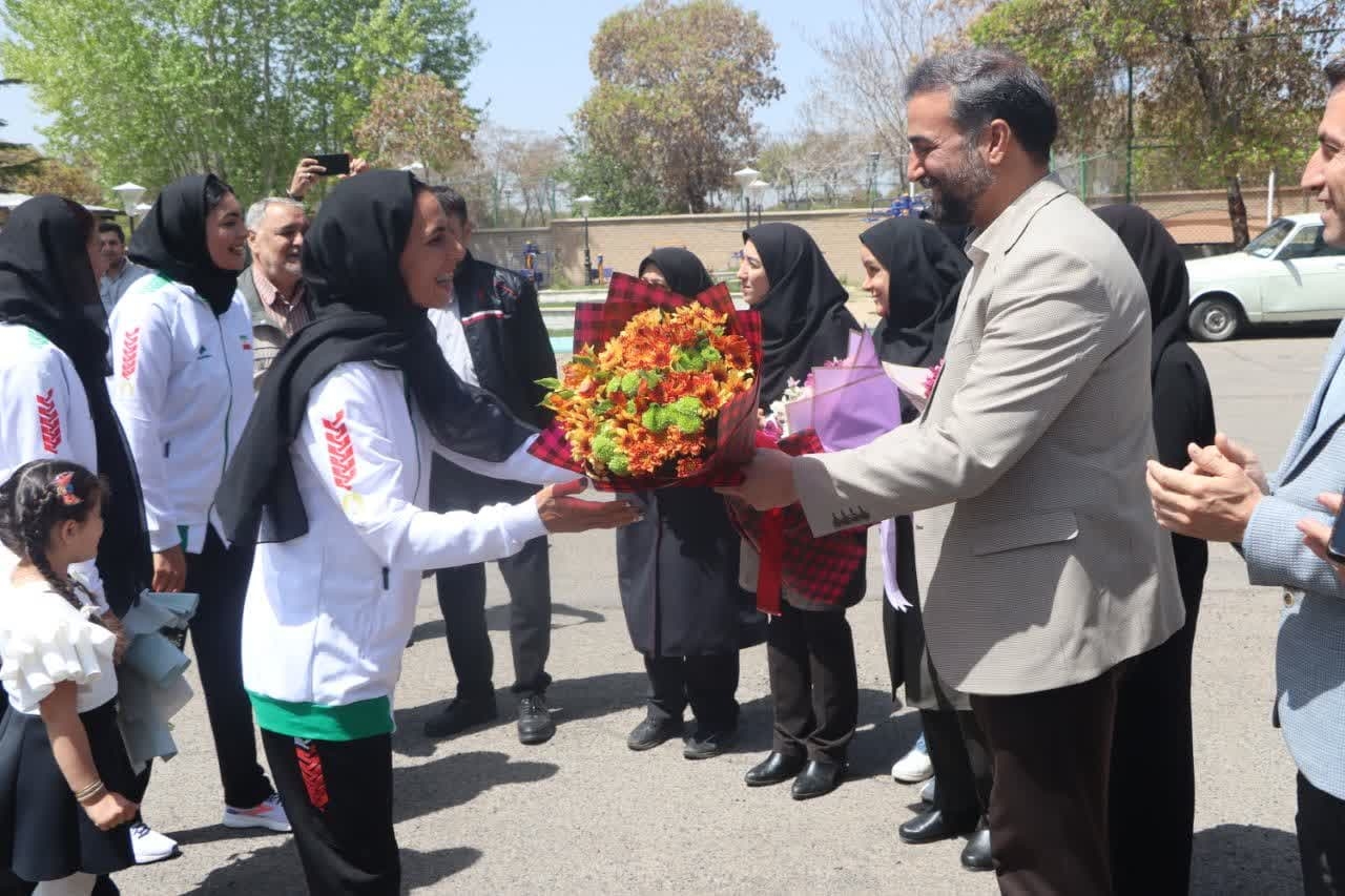 آییـن-استقبـال-از-مدال-آوران-قایقرانان-زنجانی-در-رقابتهای-انتخابی-المپیک