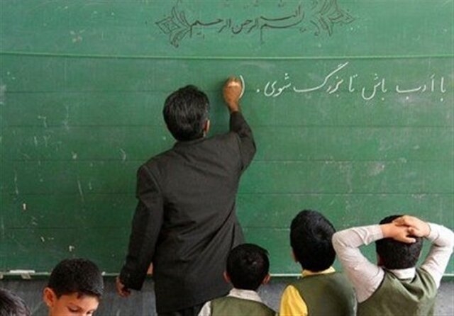 معلمی-که-رویاهای-دانشآموزان-روستایی-را-به-واقعیت-تبدیل-کرد